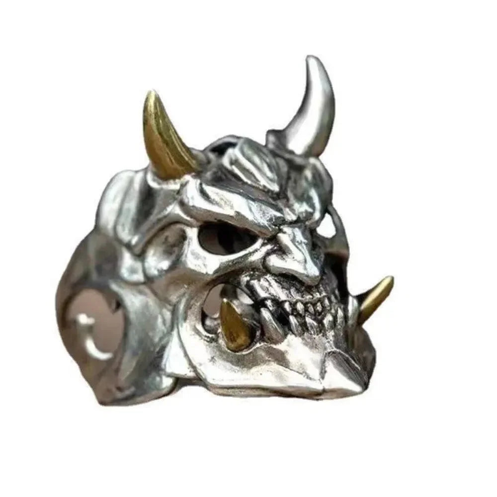 Anillo de calavera con máscara de Halloween