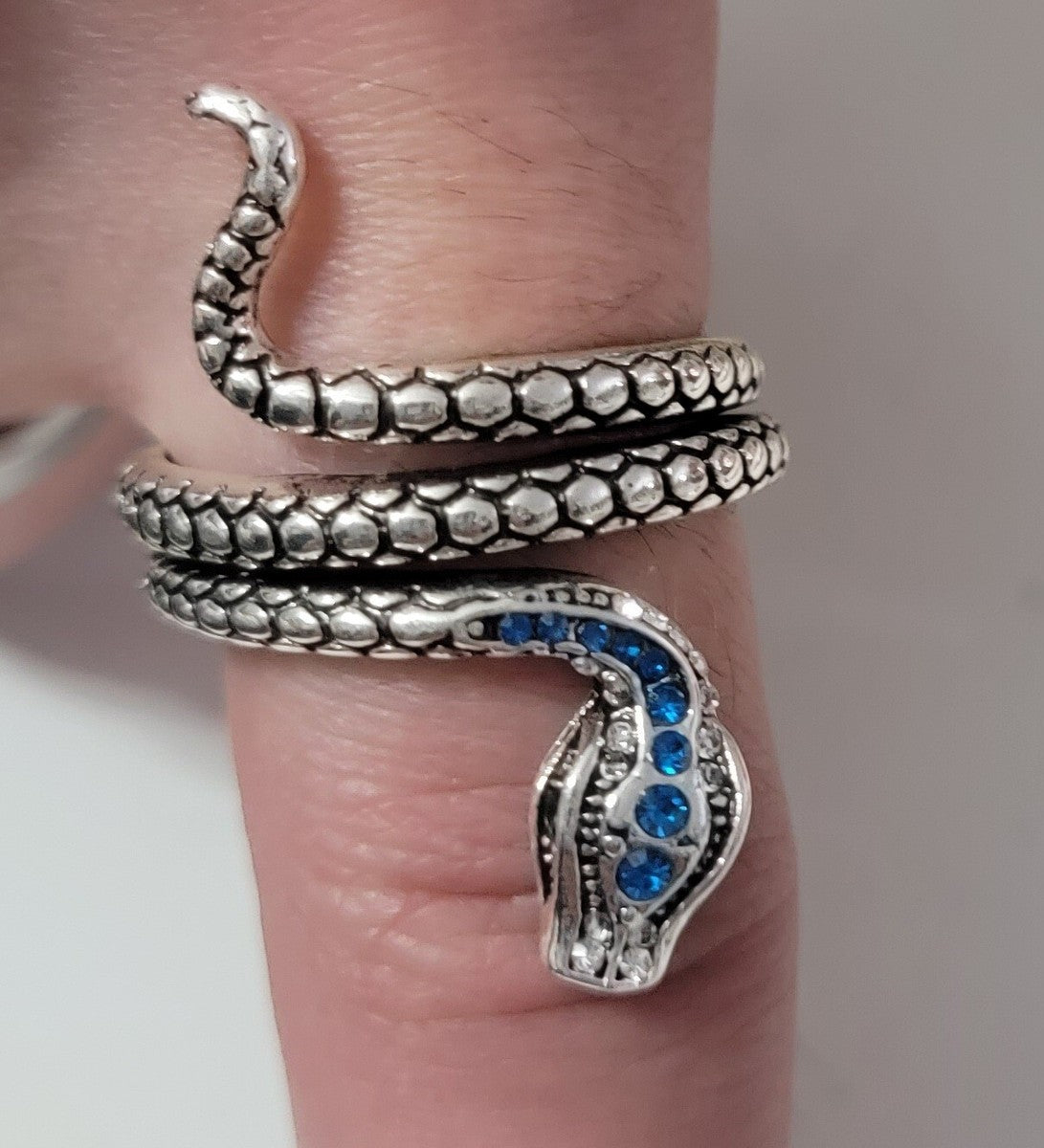 🐍💎 Anillo de Serpiente en Espiral ajustable