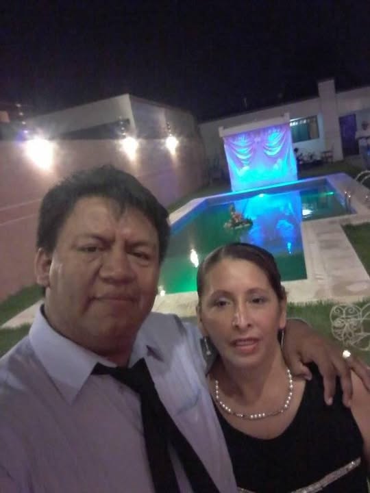 Carlos, La Paz