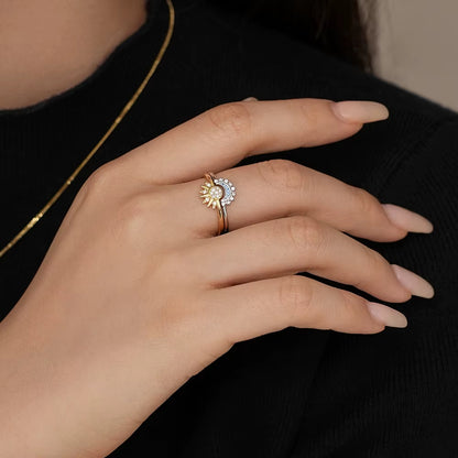 🌙✨ Anillo sol y luna – Elegancia que ilumina